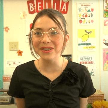 Une actrice à l'école du film Une année pas comme les autres